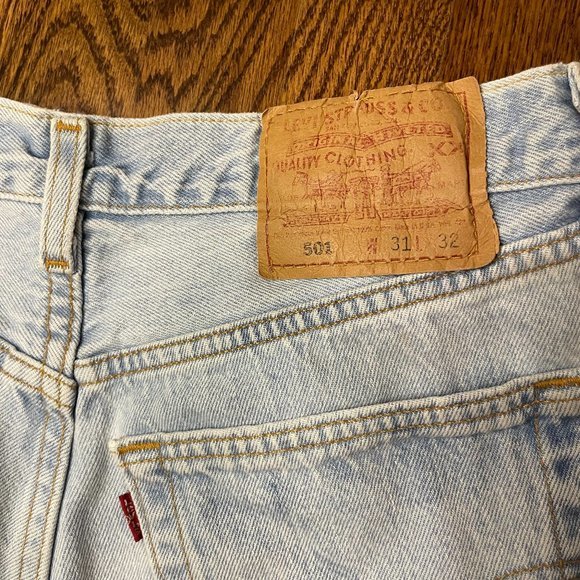Vintage Levi 501 Light Denim Shorts in 31 (Fits current day 28) - Picture 5 of 5